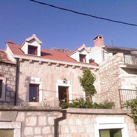 Mari - Sea View
